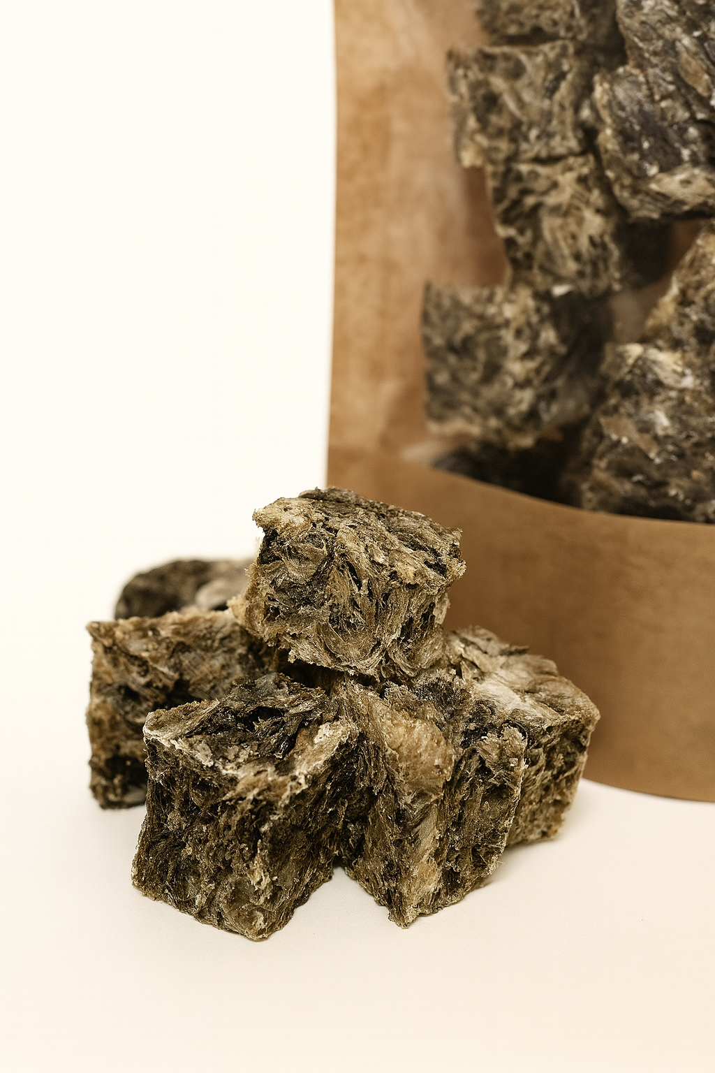 Suņu kārumi - mencas ādas uzkoda