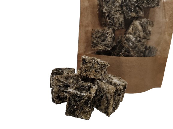 Gardumi suņiem - kaltēti mencu kubiciņi, 70g